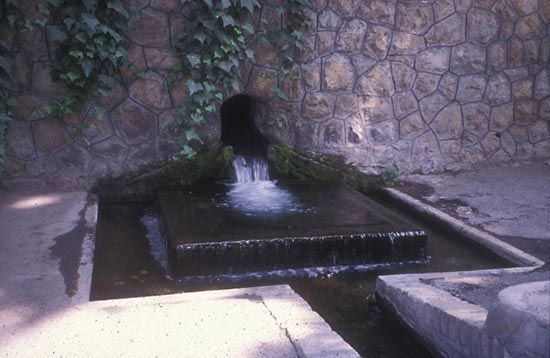 Iran:
<i>qanat</i>