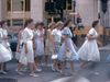 When did women started wearing pants in the United States?